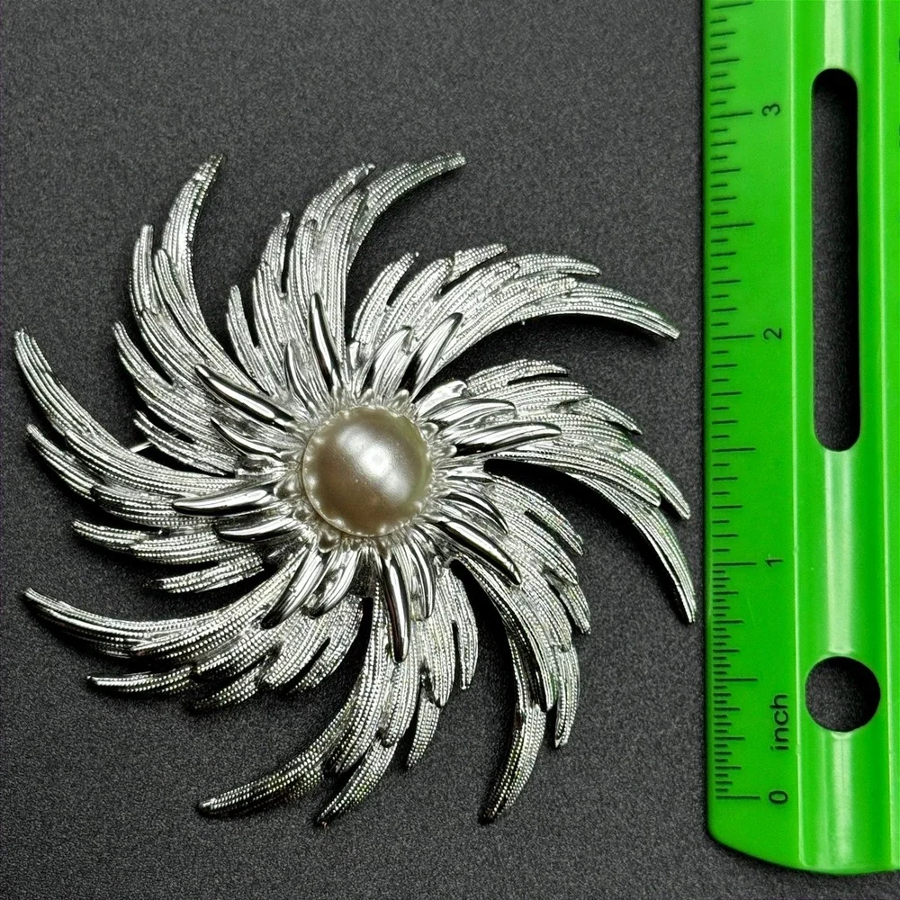 Vintage Sarah Coventry Silver Tone Swirl Sunburst Faux Pearl Brooch Signed Pin